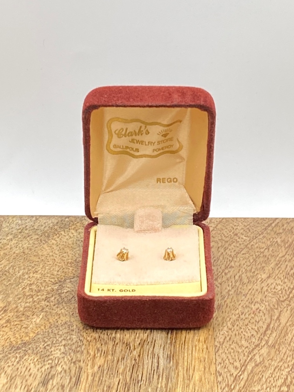 Vintage 14K Gold Natural Diamond Buttercup Stud Earrings w/ Original Velvet Box